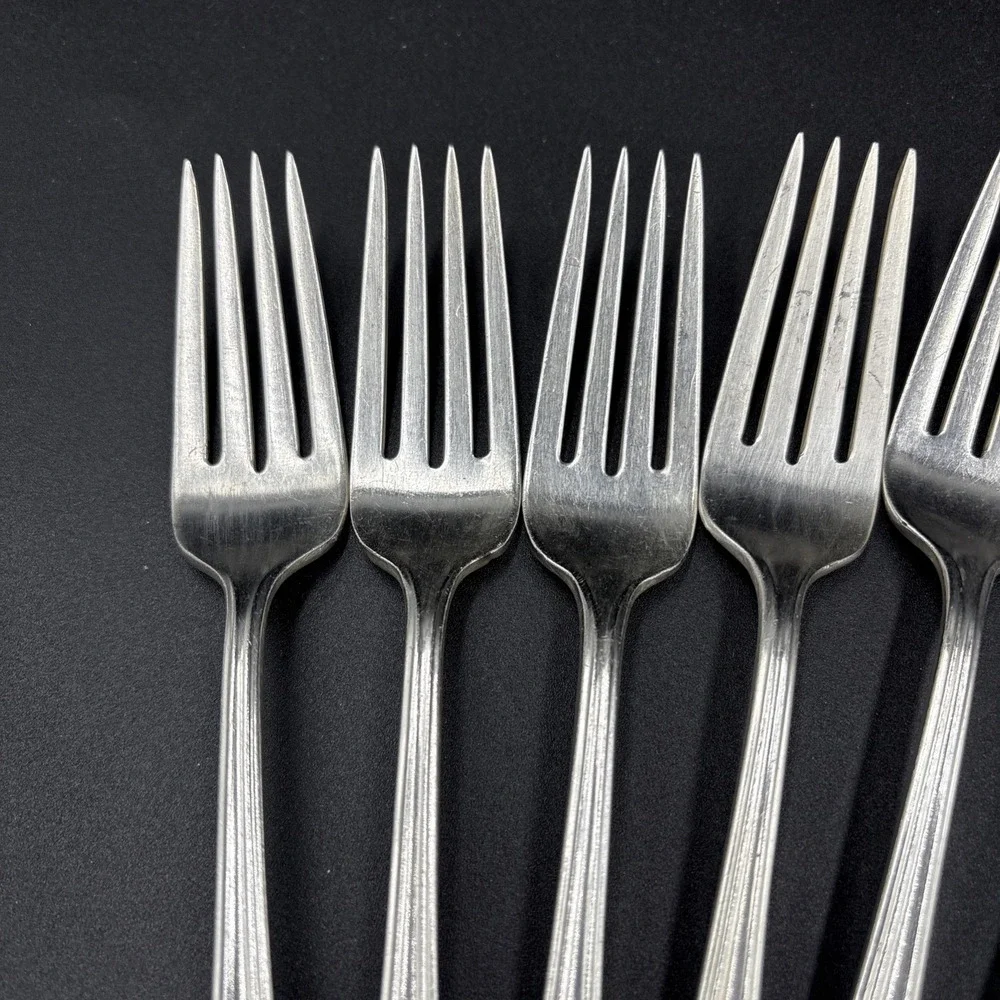 1847 Rogers Bros Inter. ETERNALLY YOURS Silverplate 6 DINNER FORKS Silverware